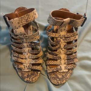 Vionic Beige and Black Strappy Sandals